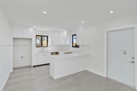 Casa en venta en Miami, Florida, 3 dormitorios, 111.39 m2 № 2006389 - foto 11