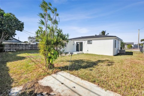 Casa en venta en Miami, Florida, 3 dormitorios, 111.39 m2 № 2006389 - foto 6