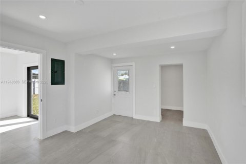 Casa en venta en Miami, Florida, 3 dormitorios, 111.39 m2 № 2006389 - foto 17