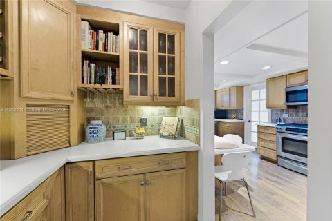 Casa en venta en Bal Harbour, Florida, 5 dormitorios, 291.9 m2 № 2035354 - foto 22