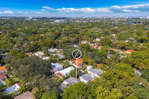 Купить виллу или дом в Корал-Гейблс, Флорида 3 спальни, 136.57м2, № 1991879 - фото 18