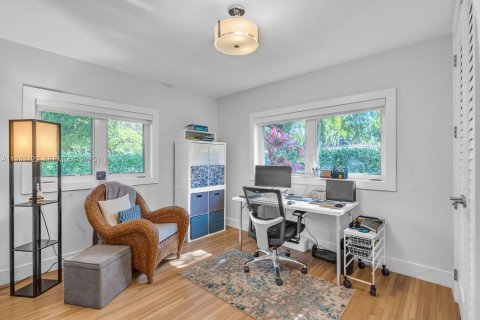 Купить виллу или дом в Корал-Гейблс, Флорида 3 спальни, 136.57м2, № 1991879 - фото 15