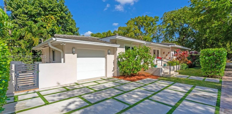 Дом в Корал-Гейблс, Флорида 3 спальни, 136.57м2 № 1991879