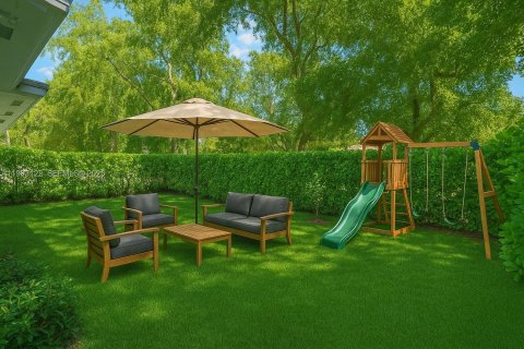 Купить виллу или дом в Корал-Гейблс, Флорида 3 спальни, 136.57м2, № 1991879 - фото 16