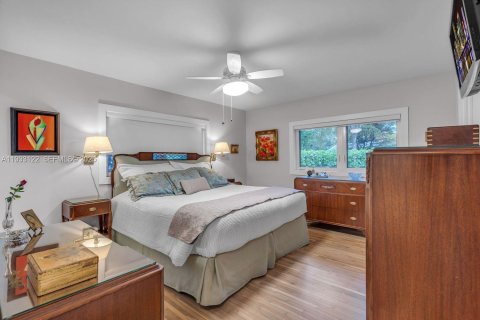 Купить виллу или дом в Корал-Гейблс, Флорида 3 спальни, 136.57м2, № 1991879 - фото 12