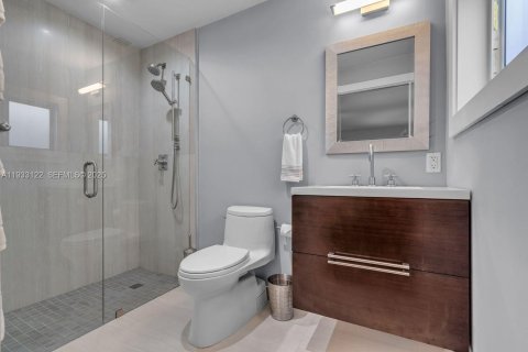 Купить виллу или дом в Корал-Гейблс, Флорида 3 спальни, 136.57м2, № 1991879 - фото 13