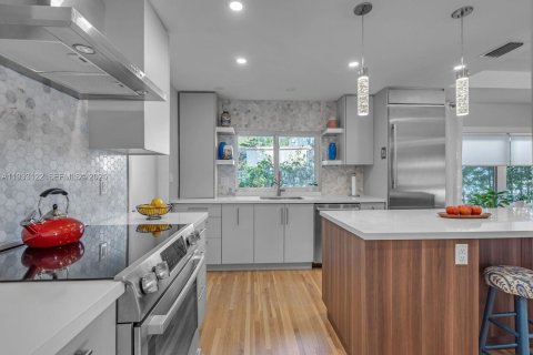 Купить виллу или дом в Корал-Гейблс, Флорида 3 спальни, 136.57м2, № 1991879 - фото 6