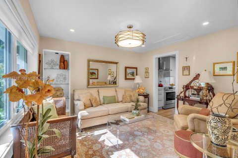 Купить виллу или дом в Корал-Гейблс, Флорида 3 спальни, 136.57м2, № 1991879 - фото 5