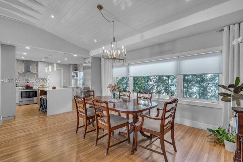 Купить виллу или дом в Корал-Гейблс, Флорида 3 спальни, 136.57м2, № 1991879 - фото 11