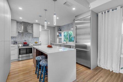 Купить виллу или дом в Корал-Гейблс, Флорида 3 спальни, 136.57м2, № 1991879 - фото 9