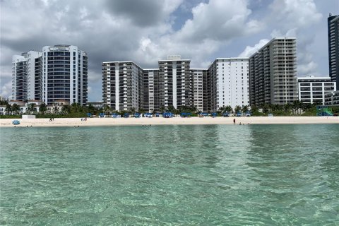 Copropriété à louer à Miami Beach, Floride: 2 chambres, 149.11 m2 № 1850460 - photo 1