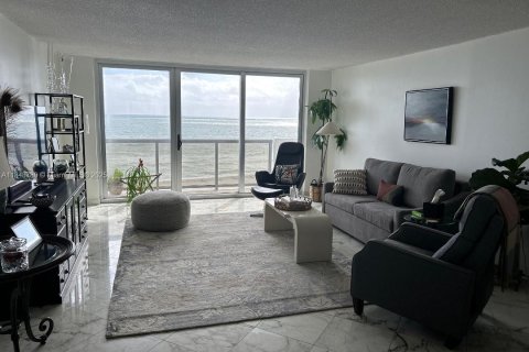 Copropriété à louer à Miami Beach, Floride: 2 chambres, 149.11 m2 № 1850460 - photo 3
