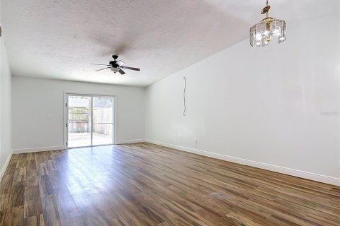 Villa ou maison à vendre à Edgewater, Floride: 2 chambres, 114.46 m2 № 2211520 - photo 9