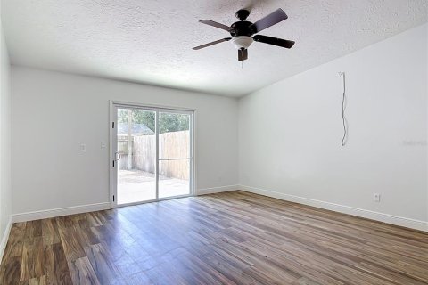 Villa ou maison à vendre à Edgewater, Floride: 2 chambres, 114.46 m2 № 2211520 - photo 10