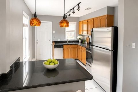 House in Tampa, Florida 3 bedrooms, 100.33 sq.m. № 2221352 - photo 6