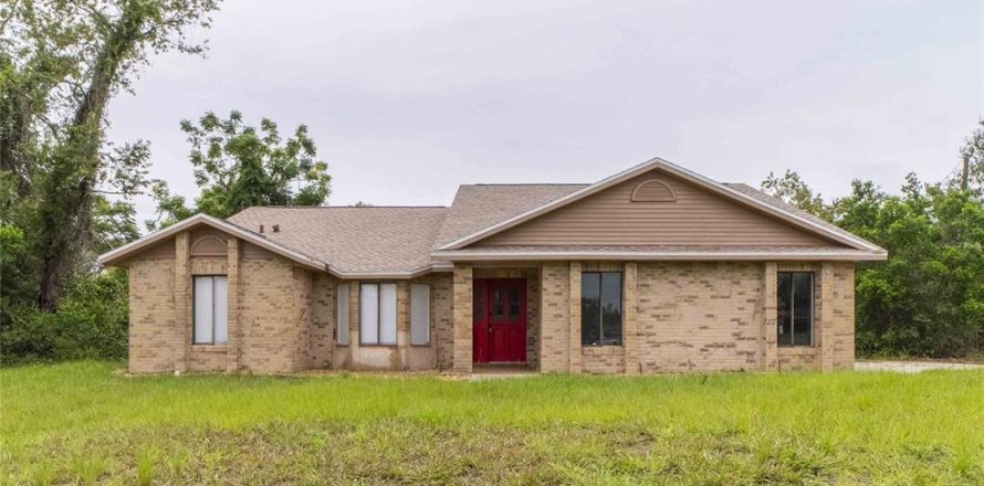 House in Deltona, Florida 3 bedrooms, 163.51 sq.m. № 1917154