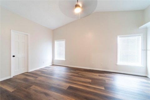 House in Deltona, Florida 3 bedrooms, 163.51 sq.m. № 1917154 - photo 25
