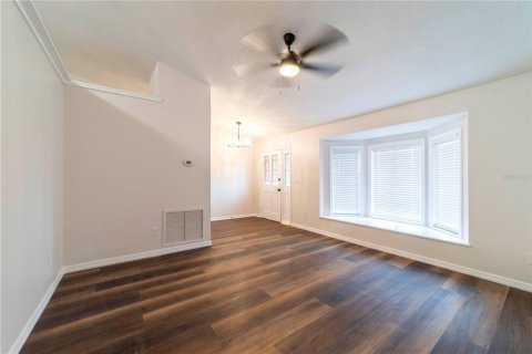 House in Deltona, Florida 3 bedrooms, 163.51 sq.m. № 1917154 - photo 6
