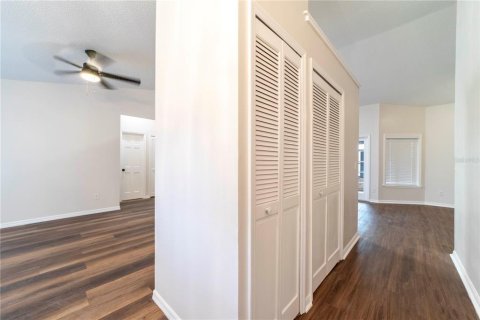 House in Deltona, Florida 3 bedrooms, 163.51 sq.m. № 1917154 - photo 7
