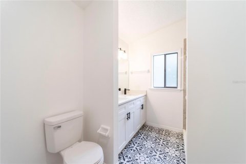 House in Deltona, Florida 3 bedrooms, 163.51 sq.m. № 1917154 - photo 30