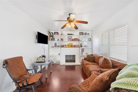 House in Fort Meade, Florida 3 bedrooms, 111.48 sq.m. № 1719163 - photo 5