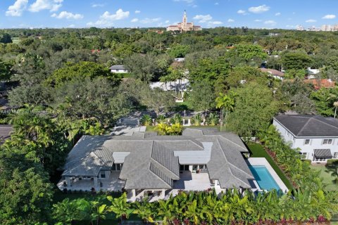 House in Coral Gables, Florida 5 bedrooms, 471.48 sq.m. № 1471366 - photo 7