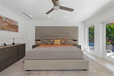 House in Coral Gables, Florida 5 bedrooms, 471.48 sq.m. № 1471366 - photo 21