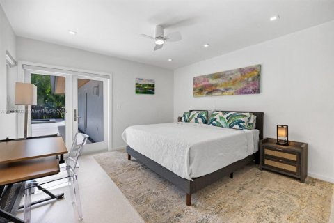 House in Coral Gables, Florida 5 bedrooms, 471.48 sq.m. № 1471366 - photo 28