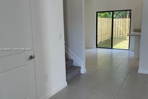 Adosado en alquiler en Homestead, Florida, 3 dormitorios № 2026334 - foto 7