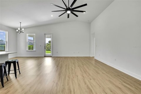 Casa en venta en Spring Hill, Florida, 4 dormitorios, 191.47 m2 № 1882743 - foto 12