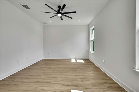 Casa en venta en Spring Hill, Florida, 4 dormitorios, 191.47 m2 № 1882743 - foto 24