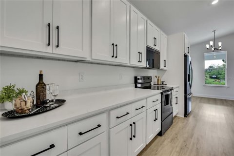 Casa en venta en Spring Hill, Florida, 4 dormitorios, 191.47 m2 № 1882743 - foto 15
