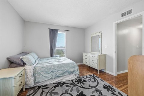 Condo in Palm Harbor, Florida, 3 bedrooms  № 2206531 - photo 14