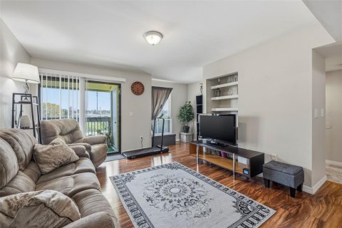 Condo in Palm Harbor, Florida, 3 bedrooms  № 2206531 - photo 10
