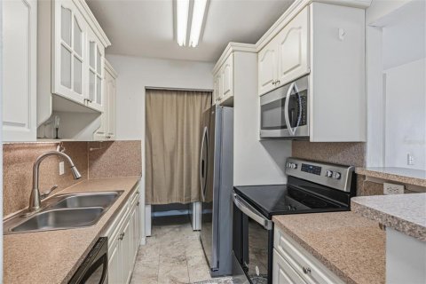 Condo in Palm Harbor, Florida, 3 bedrooms  № 2206531 - photo 6