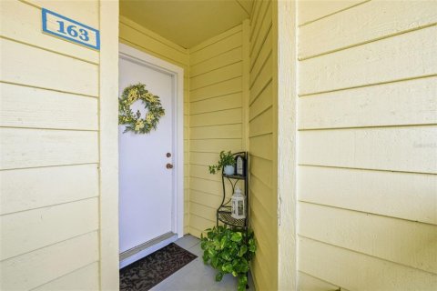 Condo in Palm Harbor, Florida, 3 bedrooms  № 2206531 - photo 2