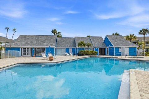 Condo in Palm Harbor, Florida, 3 bedrooms  № 2206531 - photo 27