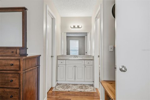 Condo in Palm Harbor, Florida, 3 bedrooms  № 2206531 - photo 20