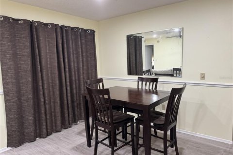 House in Port Richey, Florida 2 bedrooms, 125.14 sq.m. № 2092895 - photo 13