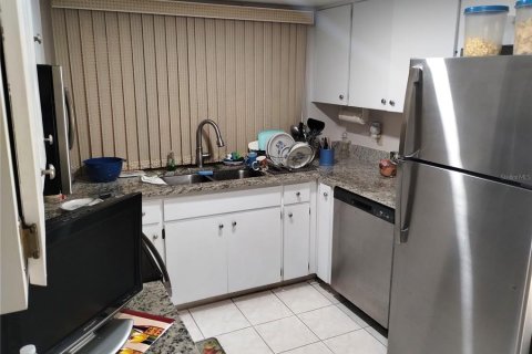 House in Port Richey, Florida 2 bedrooms, 125.14 sq.m. № 2092895 - photo 16