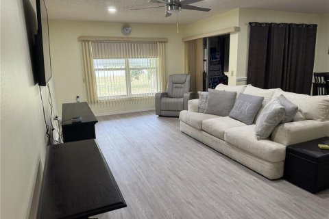 House in Port Richey, Florida 2 bedrooms, 125.14 sq.m. № 2092895 - photo 5