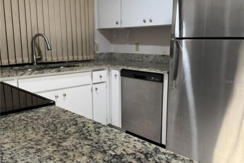 House in Port Richey, Florida 2 bedrooms, 125.14 sq.m. № 2092895 - photo 18