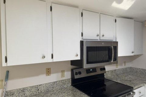 House in Port Richey, Florida 2 bedrooms, 125.14 sq.m. № 2092895 - photo 22