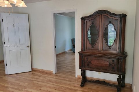 House in DeLand, Florida 3 bedrooms, 206.99 sq.m. № 1738768 - photo 22