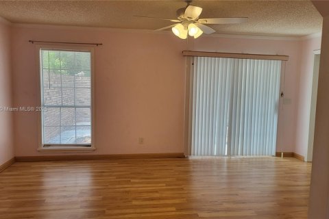 House in DeLand, Florida 3 bedrooms, 206.99 sq.m. № 1738768 - photo 25