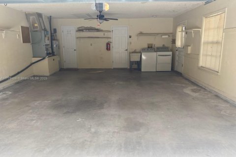 House in DeLand, Florida 3 bedrooms, 206.99 sq.m. № 1738768 - photo 11