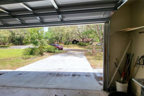 House in DeLand, Florida 3 bedrooms, 206.99 sq.m. № 1738768 - photo 12