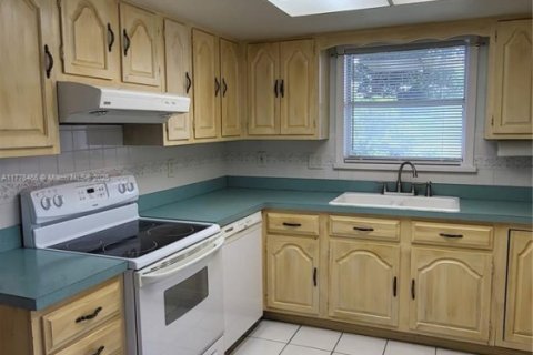 House in DeLand, Florida 3 bedrooms, 206.99 sq.m. № 1738768 - photo 18