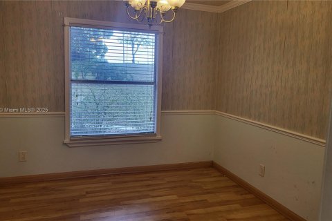 House in DeLand, Florida 3 bedrooms, 206.99 sq.m. № 1738768 - photo 20