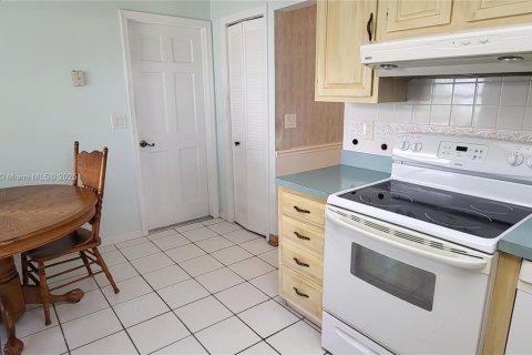 House in DeLand, Florida 3 bedrooms, 206.99 sq.m. № 1738768 - photo 16